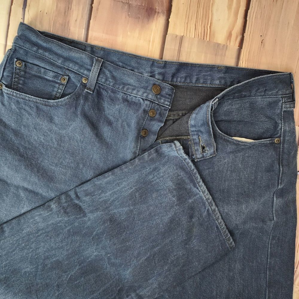 Levis 501 Button Fly Denim Mens 42x32 Medium Indigo Blue Jeans Actual‎ 40x30